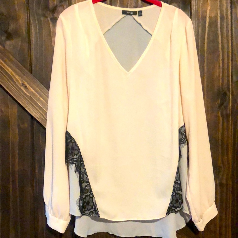 Apt. 9 Semi-sheer dual tone blouse with lace